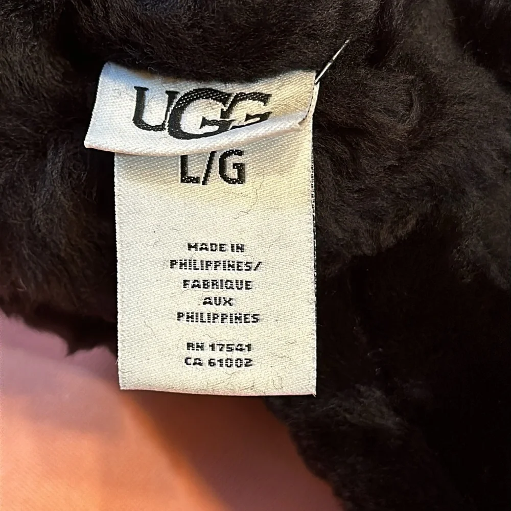 New UGG Shearling Sheepskin Lined Gloves. Black. Large.